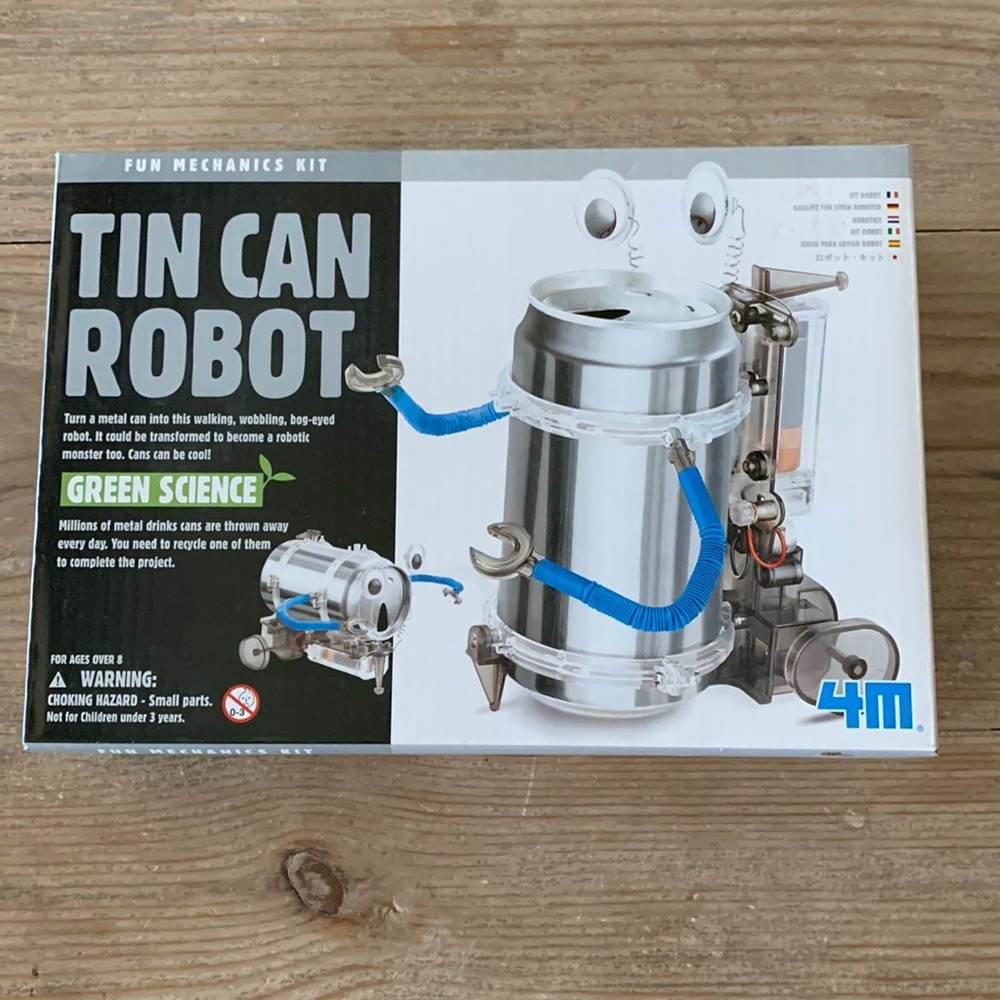 NWT Tin can Robot by Green Science